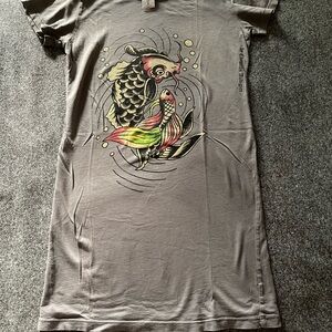 Vintage Ed Hardy Gray T-Shirt with Iconic Koi Tattoo Design. S